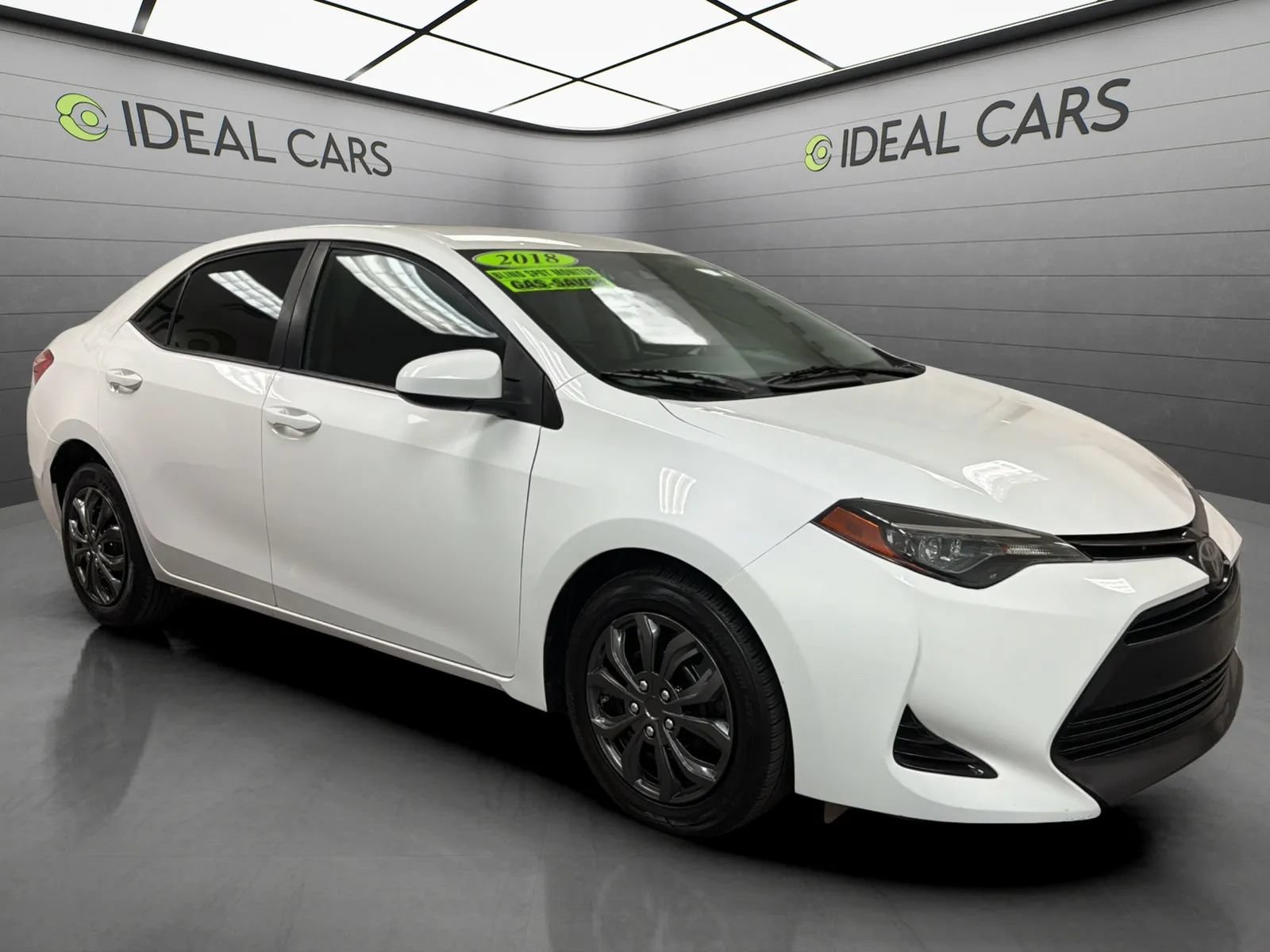 Used 2018 Toyota Corolla LE w/ Carpet Mat Package (TMS) FWD image 3