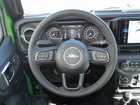 New 2025 Jeep Gladiator High Tide image 17