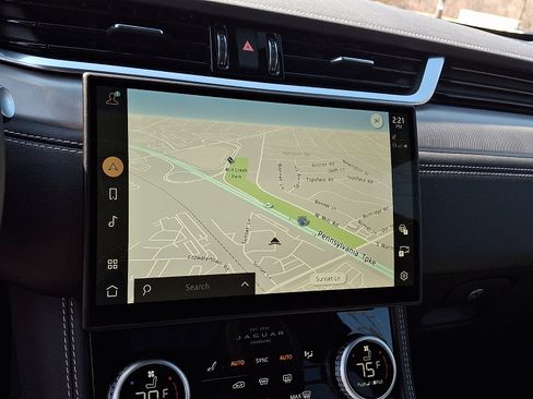 Used 2026 Jaguar F-PACE R-Dynamic S image 17