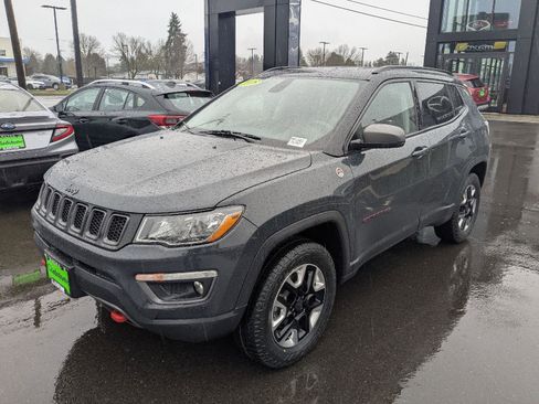 Used 2018 Jeep Compass Trailhawk w/ Navigation Group image 2