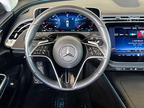 Used 2025 Mercedes-Benz E 350 4MATIC Sedan image 18