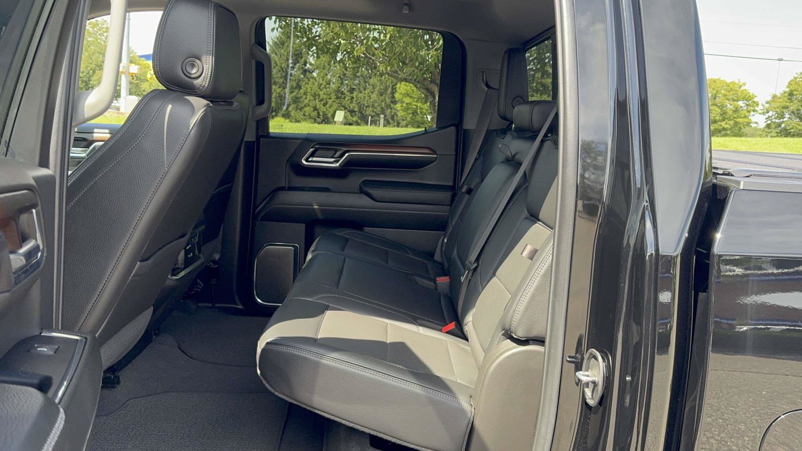 Used 2024 GMC Sierra 1500 Denali w/ Technology Package AWD/4WD image 19