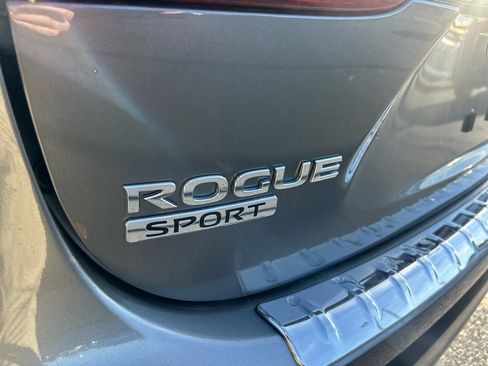 Used 2018 Nissan Rogue Sport SL w/ SL Premium Package image 13
