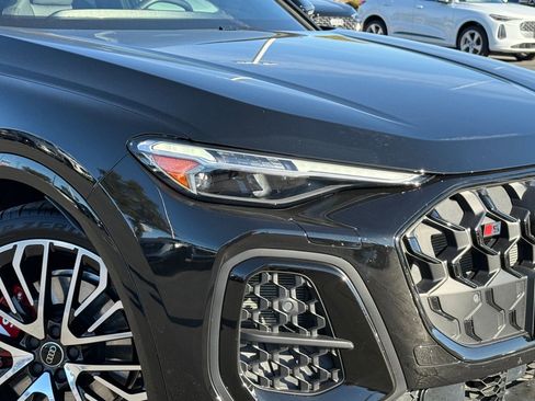 Certified 2025 Audi SQ5 Premium Plus image 2