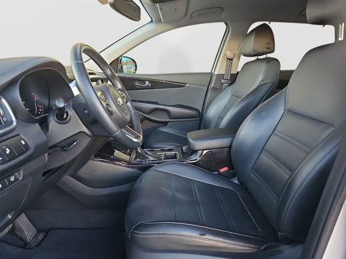 Used 2018 Kia Sorento EX image 16