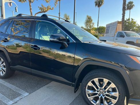 Used 2022 Toyota RAV4 XLE Premium FWD image 10