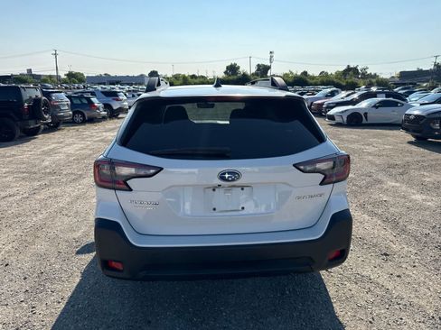 Used 2024 Subaru Outback Premium AWD/4WD image 13