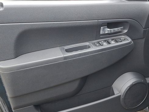 Used 2010 Jeep Liberty Sport w/ Popular Equipment Group image 12