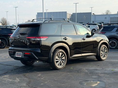 New 2026 Nissan Pathfinder SV image 4