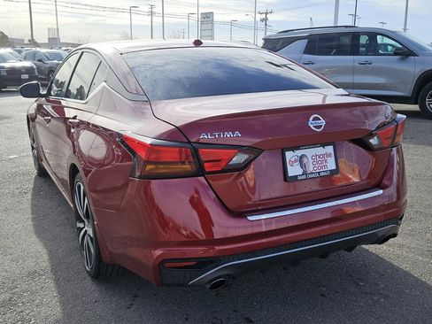 Used 2022 Nissan Altima 2.5 SR image 2