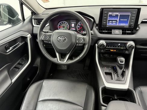 Used 2022 Toyota RAV4 XLE Premium image 33