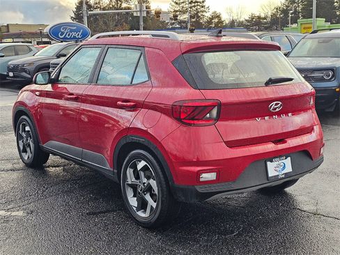 Certified 2022 Hyundai Venue SEL w/ Cargo Package image 5