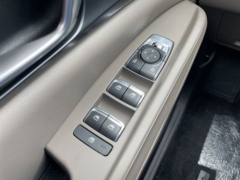 New 2026 Kia Carnival FWD image 25