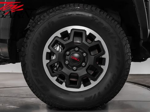 Used 2025 Toyota Tacoma TRD Off-Road image 17