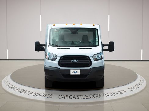 Used 2018 Ford Transit 250 138 RWD image 3