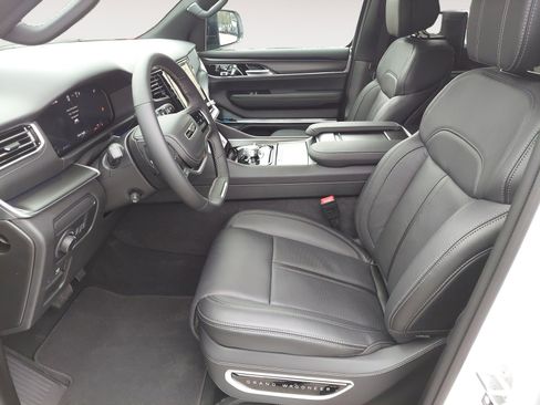 New 2026 Jeep Grand Wagoneer Summit image 23
