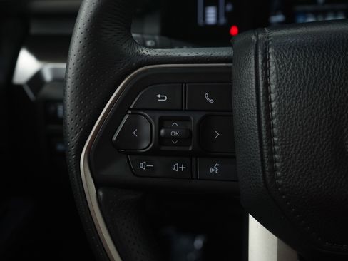 Used 2025 Toyota 4Runner SR5 image 24