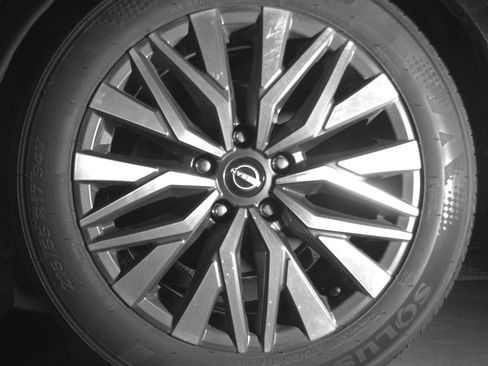 Used 2025 Nissan Altima 2.5 SV FWD image 14