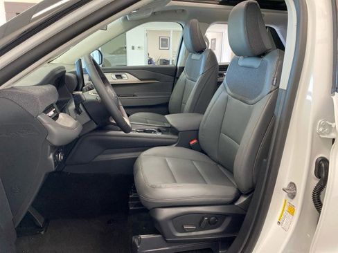 New 2025 Ford Explorer Active w/ Active Comfort Package image 17