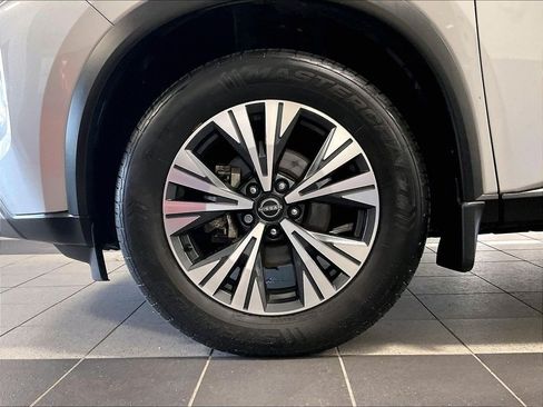 Used 2023 Nissan Rogue SV AWD/4WD image 7