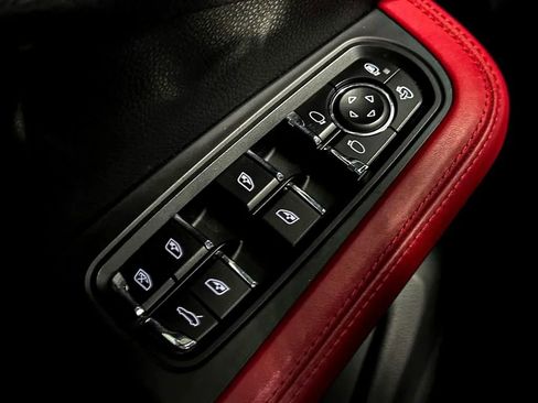 Used 2017 Porsche Macan GTS AWD/4WD image 31