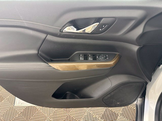 Used 2023 GMC Acadia SLE FWD image 31