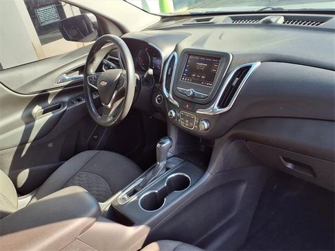 Used 2020 Chevrolet Equinox LT w/ Driver Convenience Package image 24