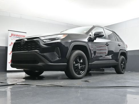 Used 2023 Toyota RAV4 XLE FWD image 37