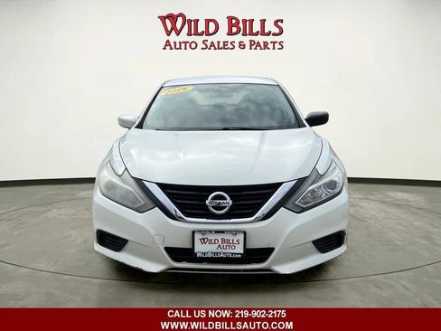 Used 2016 Nissan Altima 2.5 S w/ Power Driver Seat Package FWD image 2