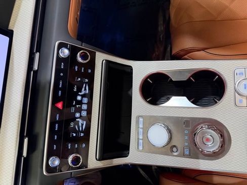 Used 2025 Genesis GV80 3.5T Prestige image 18