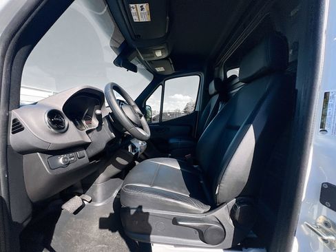 Used 2025 Mercedes-Benz Sprinter 2500 image 14