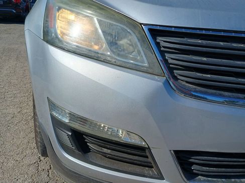 Used 2017 Chevrolet Traverse LS FWD image 4