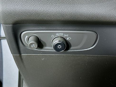 Used 2022 Buick Envision Preferred image 17