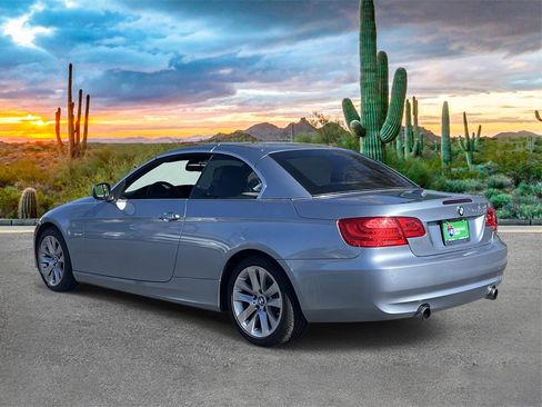 Used 2012 BMW 335i Convertible image 5