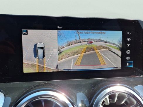 Certified 2022 Mercedes-Benz GLB 250 4MATIC image 29