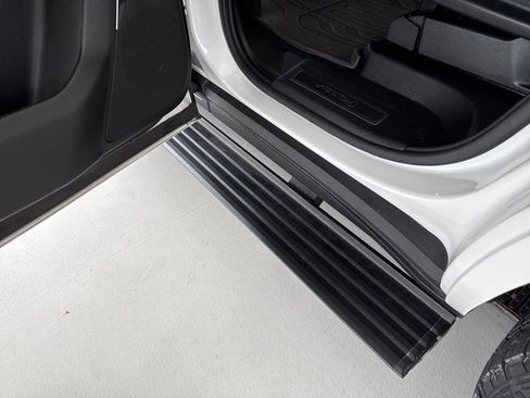 Used 2023 GMC Yukon AT4 w/ AT4 Premium Plus Package image 40