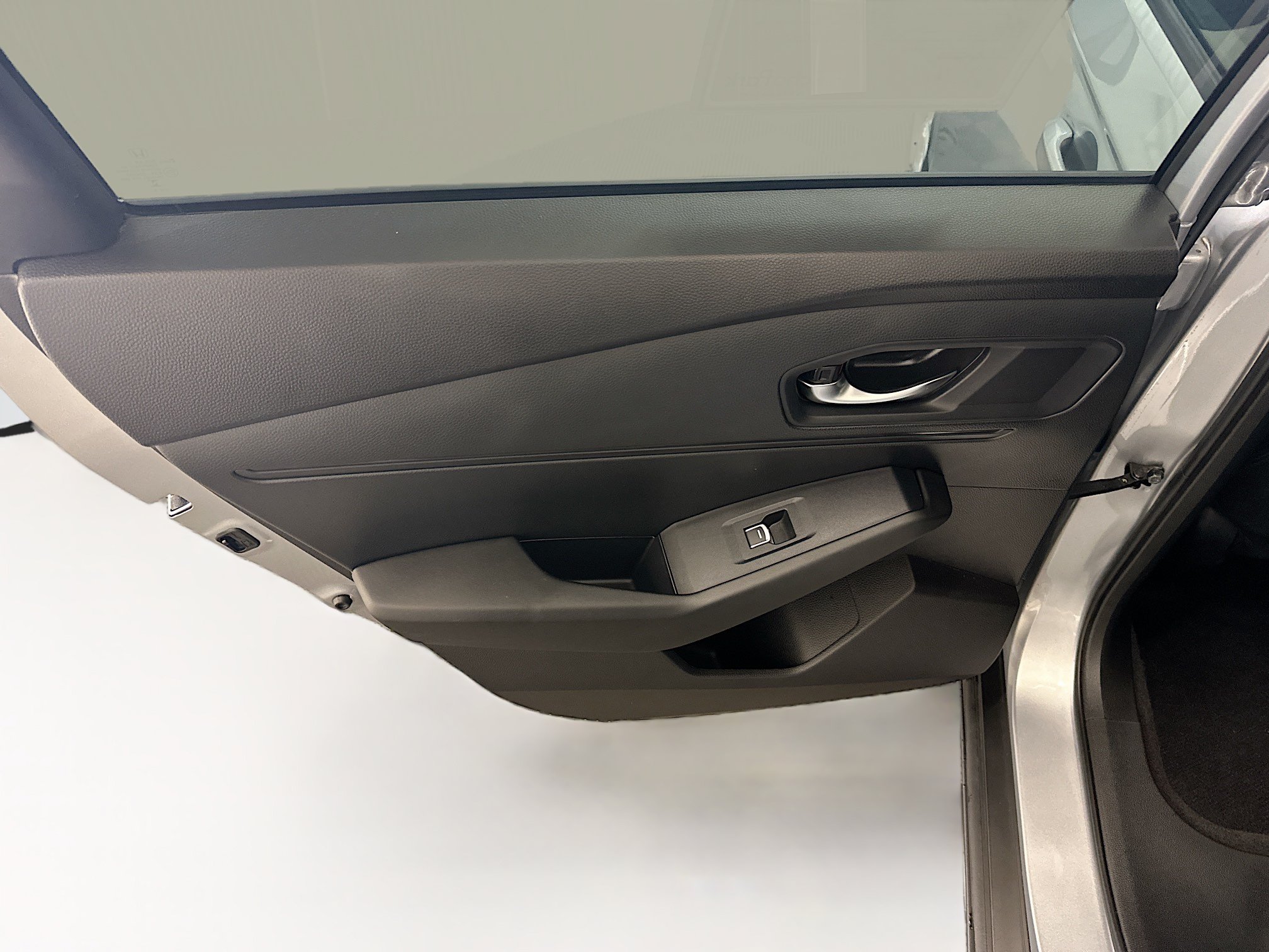 Used 2025 Honda Accord LX image 25