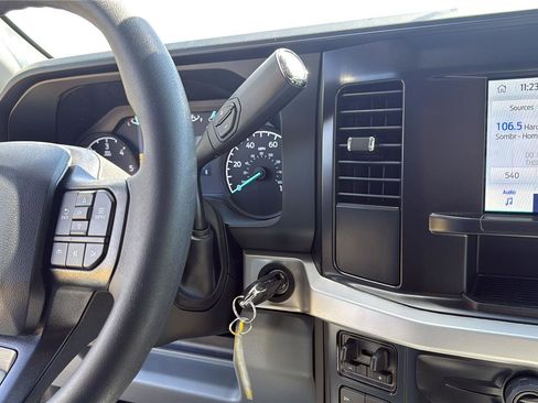 New 2026 Ford F350 XL w/ XL Chrome Package AWD/4WD image 23