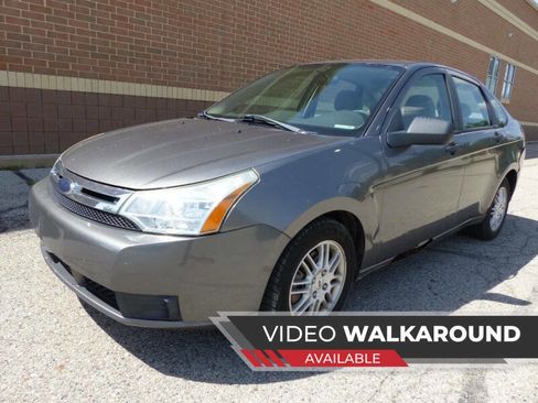 Used 2010 Ford Focus SE FWD image 1
