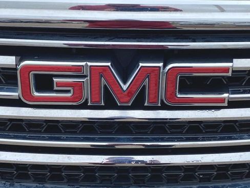 Used 2019 GMC Acadia SLE FWD image 29