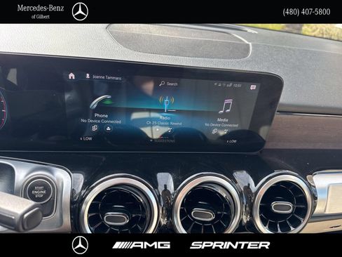 Used 2022 Mercedes-Benz GLB 250 image 29