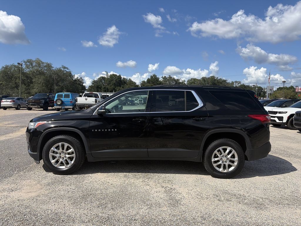 Used 2021 Chevrolet Traverse LT FWD image 3