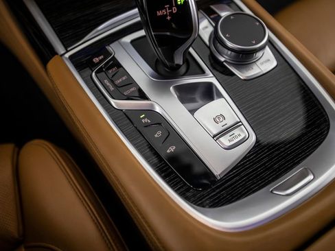 Used 2021 BMW 740i w/ M Sport Package image 46