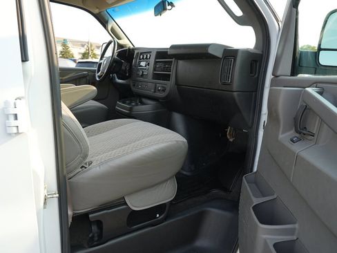 Used 2018 Chevrolet Express 3500 LT w/ LT Preferred Equipment Group RWD image 20