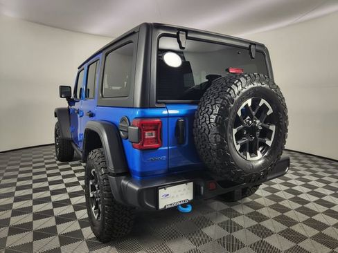 Used 2024 Jeep Wrangler Unlimited Rubicon 4xe w/ Convenience Group AWD/4WD image 3