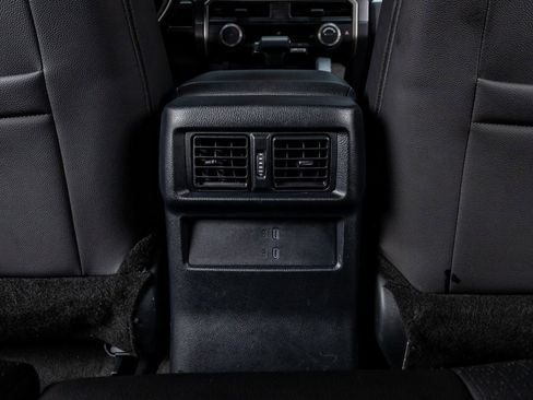 Used 2025 Toyota 4Runner SR5 AWD/4WD image 33
