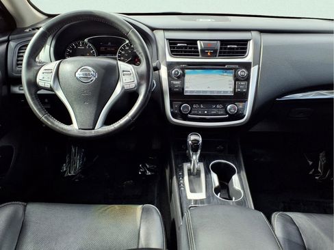 Used 2018 Nissan Altima 2.5 SL w/ 2.5 SL Technology Package FWD image 14