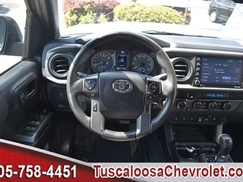 Used 2021 Toyota Tacoma TRD Off-Road w/ Technology Package AWD/4WD image 24