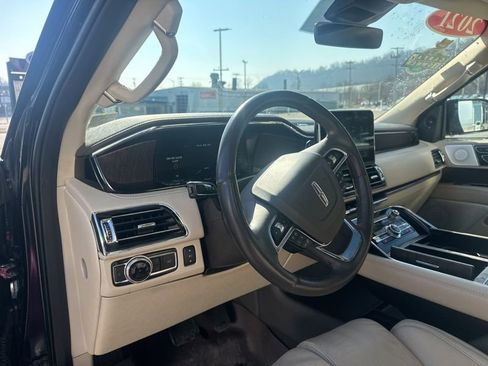 Used 2021 Lincoln Navigator Reserve w/ Luxury Package image 30