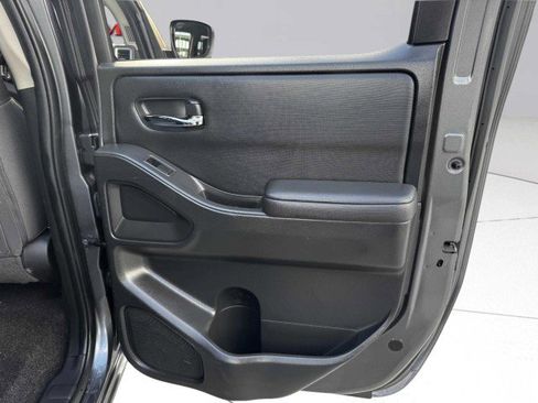 Used 2023 Nissan Frontier SV w/ Technology Package image 49